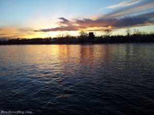 The-winter-sun-sets-on-the-Bow-River